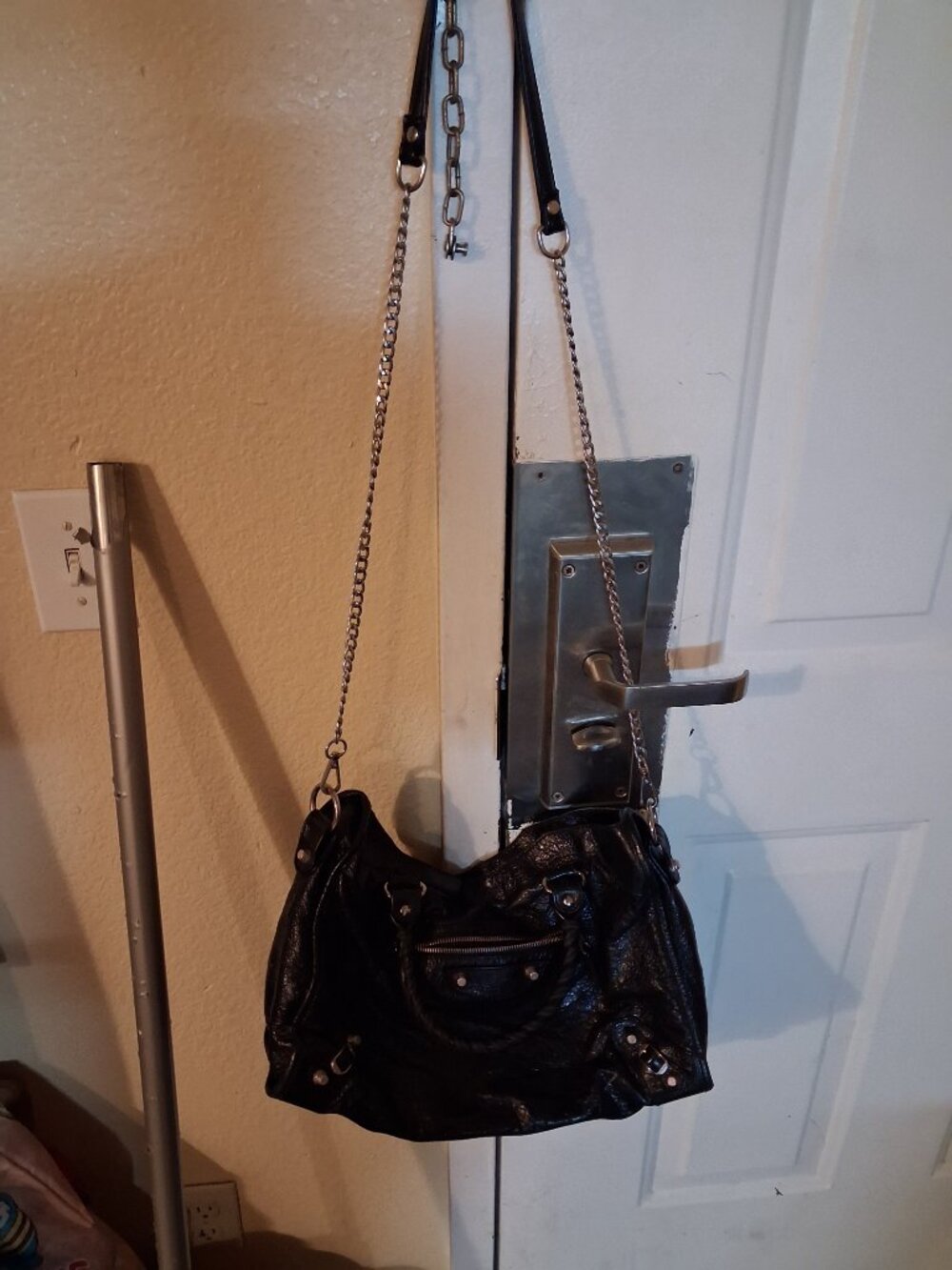 Handbag - Picture 2 of 5